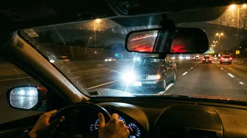 Jazda na zderzaku: Psychologia agresji i nowe kary finansowe — miniatura artykułu LDKM.pl